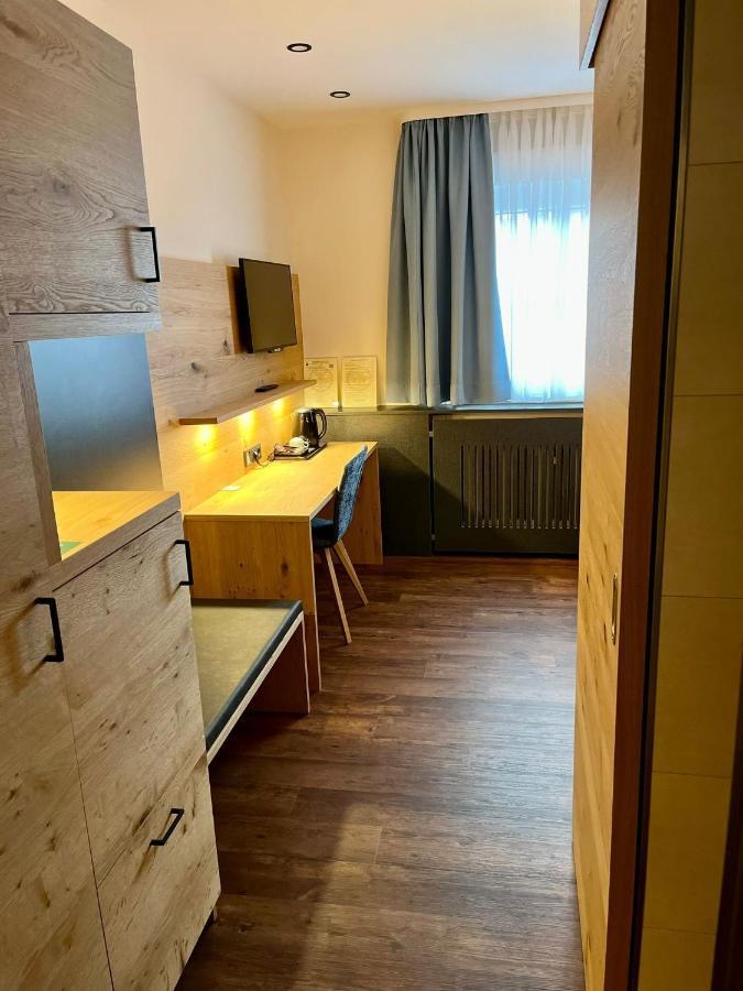 Hotel Gasthof Metzgerei Drei Linden Fulda Esterno foto